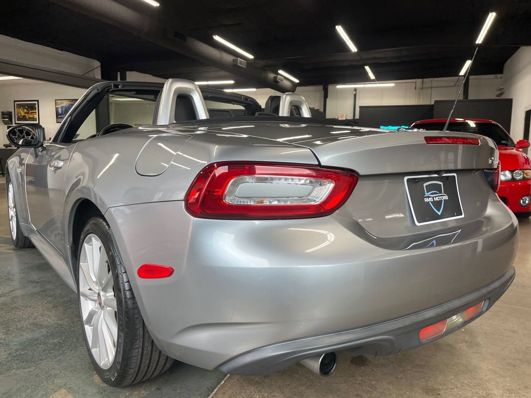 Used 2017 FIAT 124 Spider Lusso RWD image 13