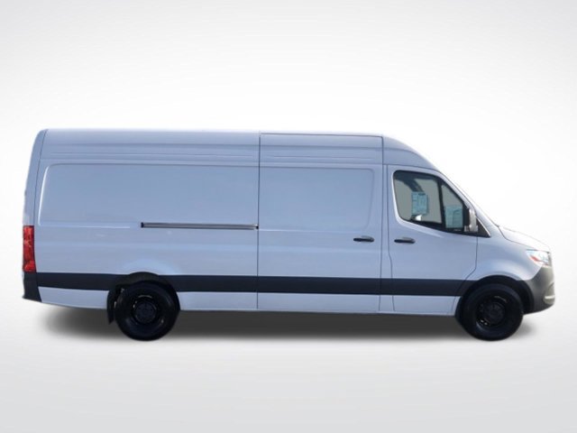Used 2025 Mercedes-Benz Sprinter 2500 image 6