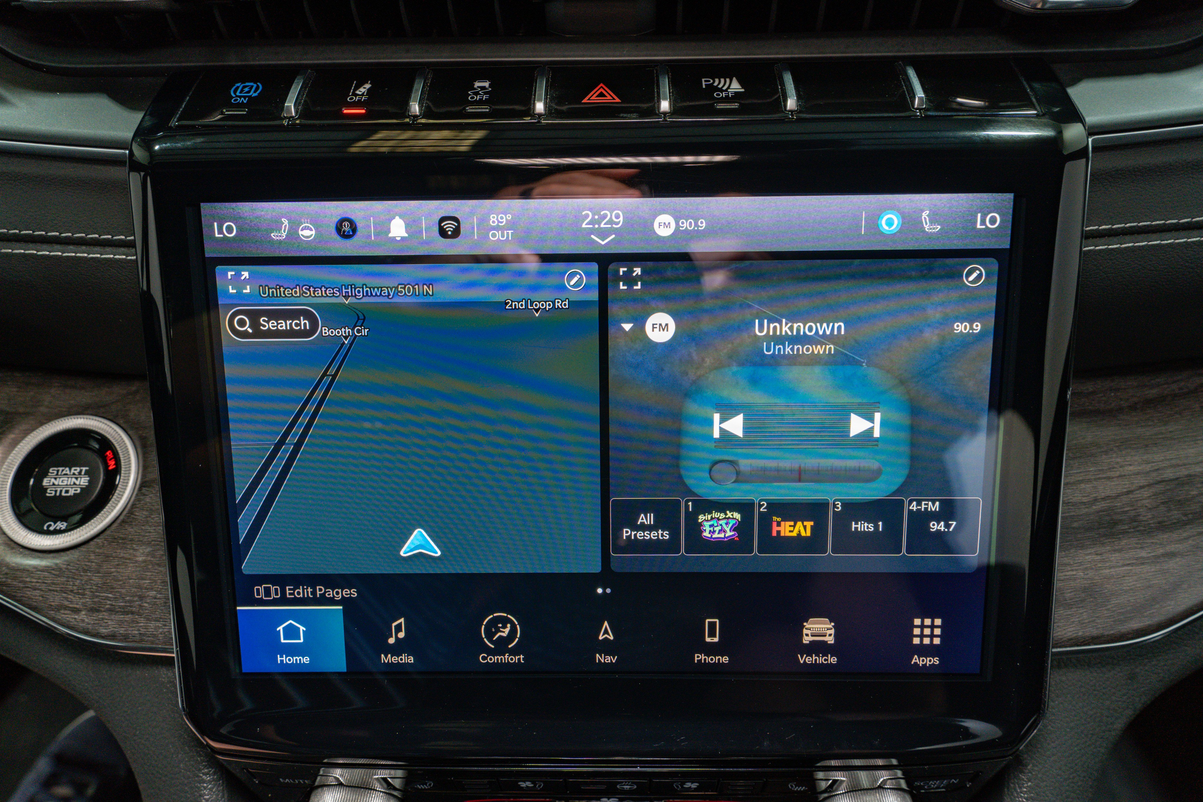 Used 2023 Jeep Grand Cherokee Overland w/ Advanced Protech Group III image 22