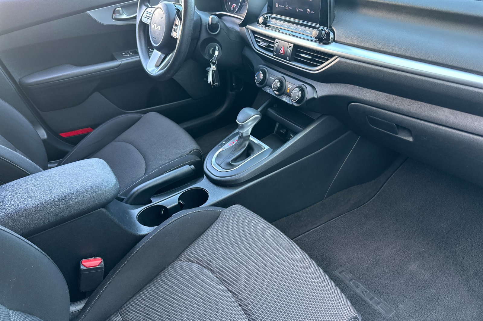 Used 2022 Kia Forte LXS FWD image 16