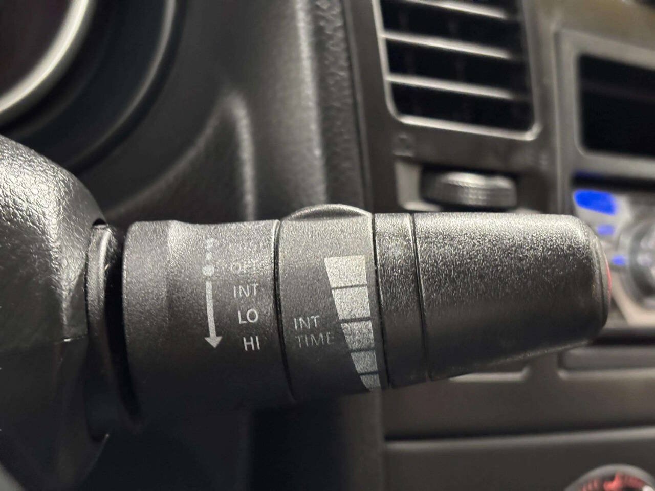 Used 2010 Nissan Versa Sedan FWD image 29