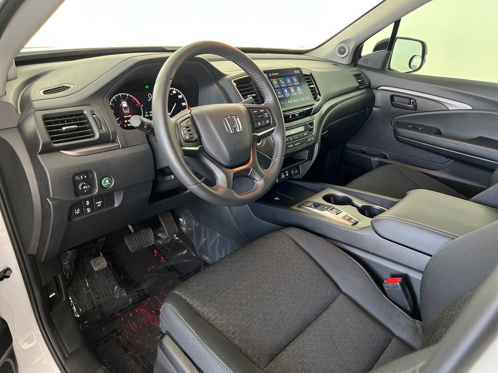 Used 2025 Honda Ridgeline Sport image 19