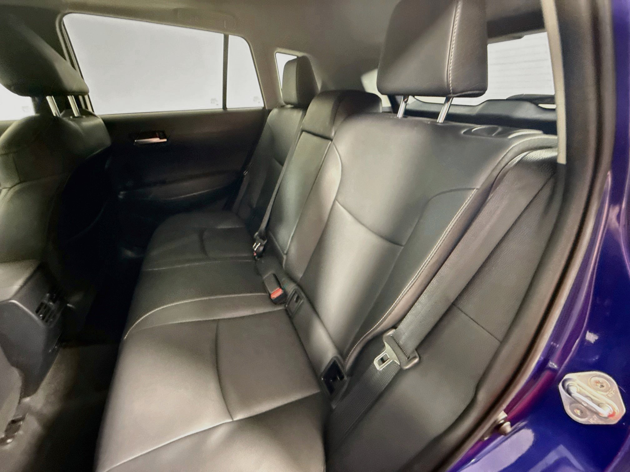 Used 2022 Toyota Corolla Cross XLE w/ Convenience Package FWD image 22