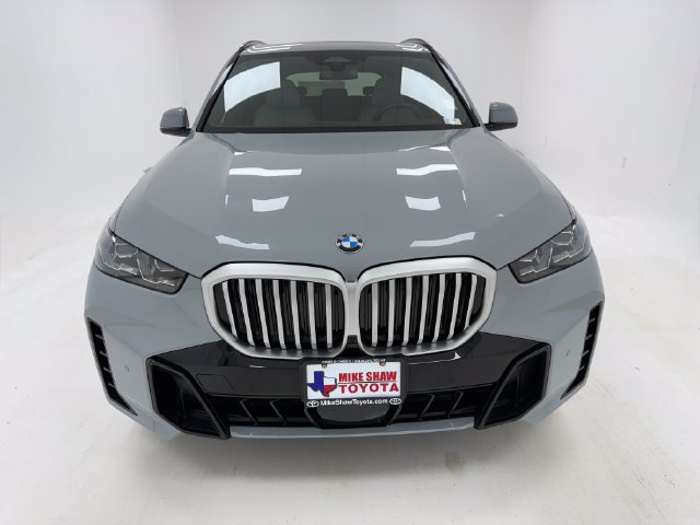 Used 2026 BMW X5 xDrive40i w/ M Sport Package AWD/4WD image 3