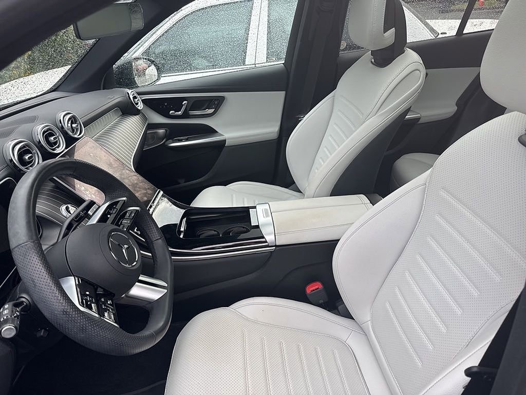 Used 2023 Mercedes-Benz GLC 300 4MATIC image 8