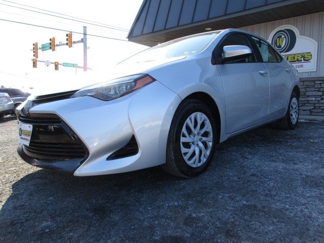 Used 2019 Toyota Corolla LE image 4