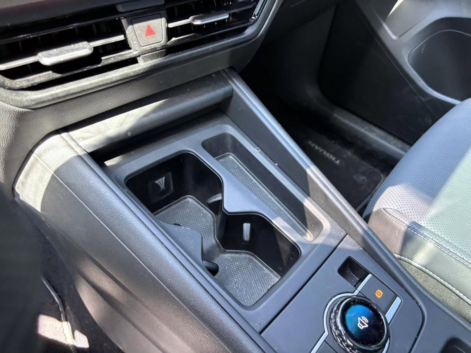 Used 2025 Volkswagen Tiguan SE R-Line AWD/4WD image 22