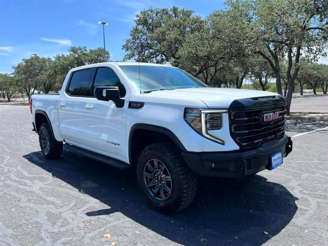 Used 2024 GMC Sierra 1500 AT4X AWD/4WD image 9
