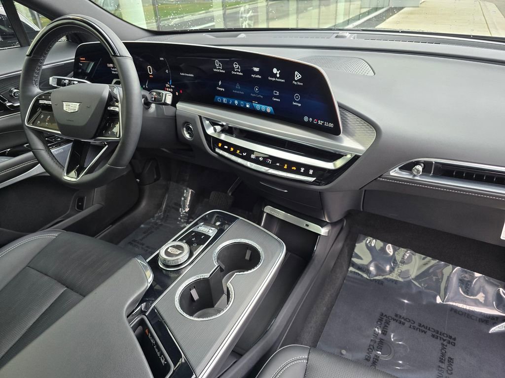 Used 2025 Cadillac Lyriq Sport image 10