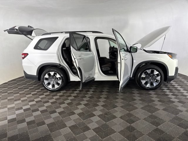 Used 2026 Honda Pilot Elite image 16