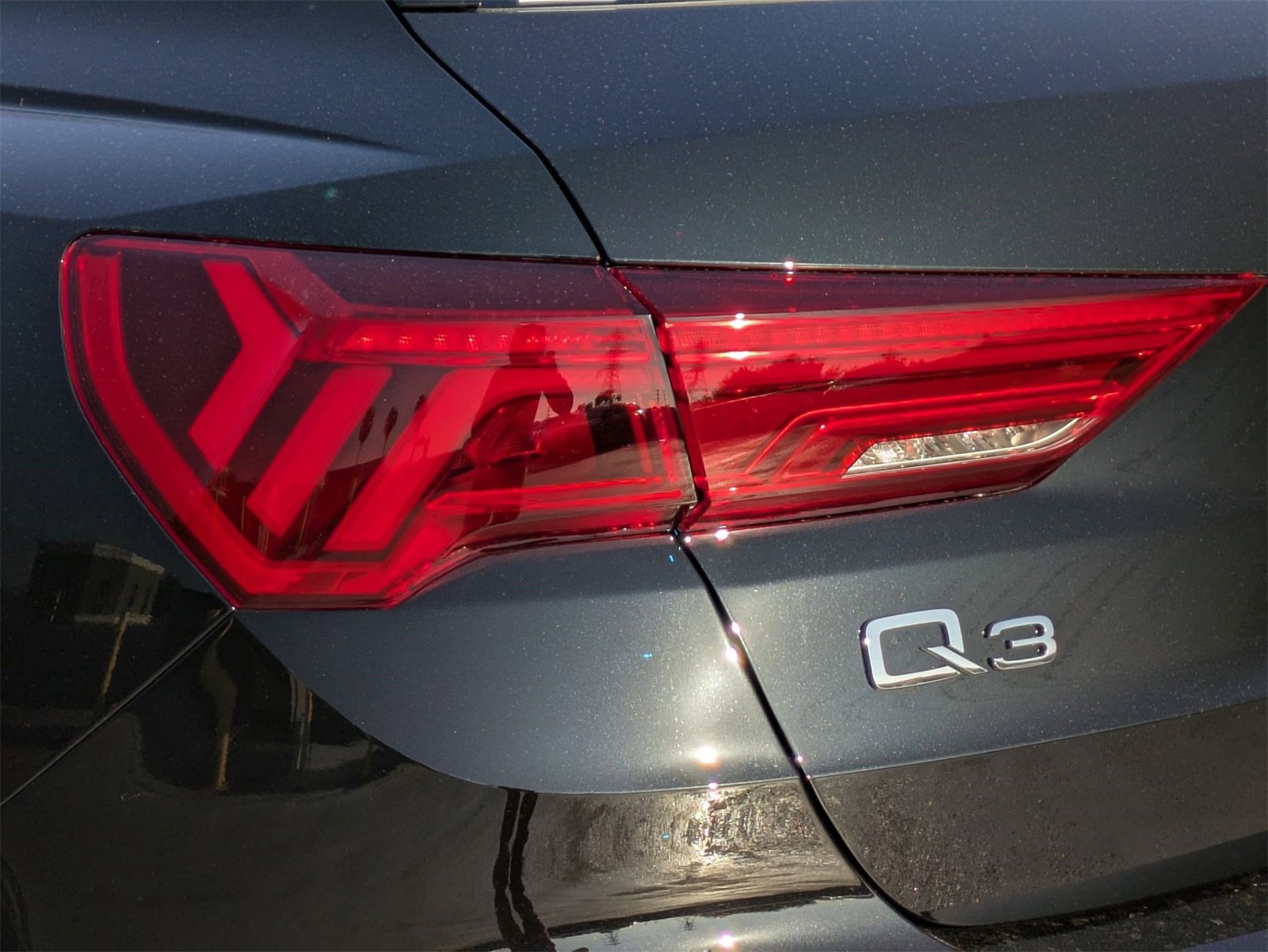 New 2025 Audi Q3 2.0T Premium image 14