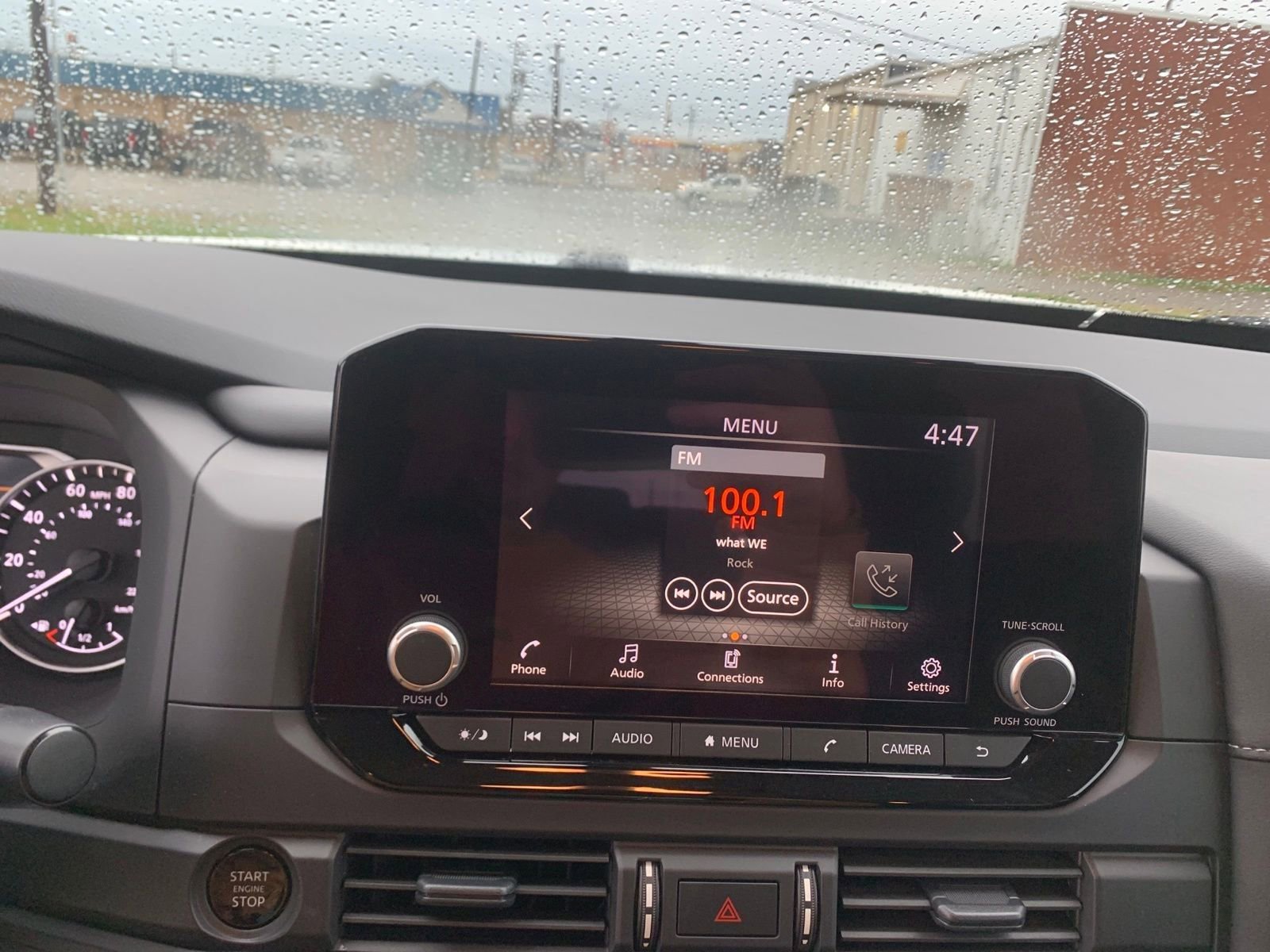 Used 2025 Nissan Pathfinder S image 18