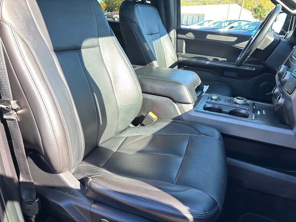 Used 2018 Ford Expedition Max XLT w/ Equipment Group 201A image 19
