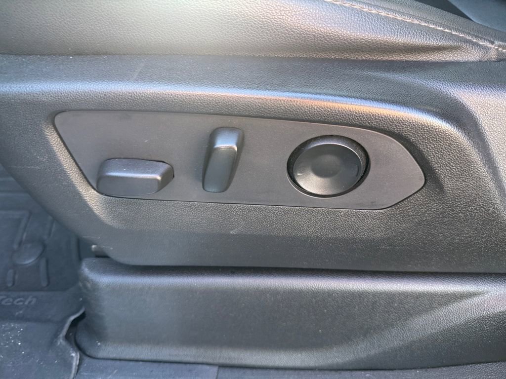 Used 2021 Chevrolet Tahoe Z71 w/ Z71 Off-Road Package image 18