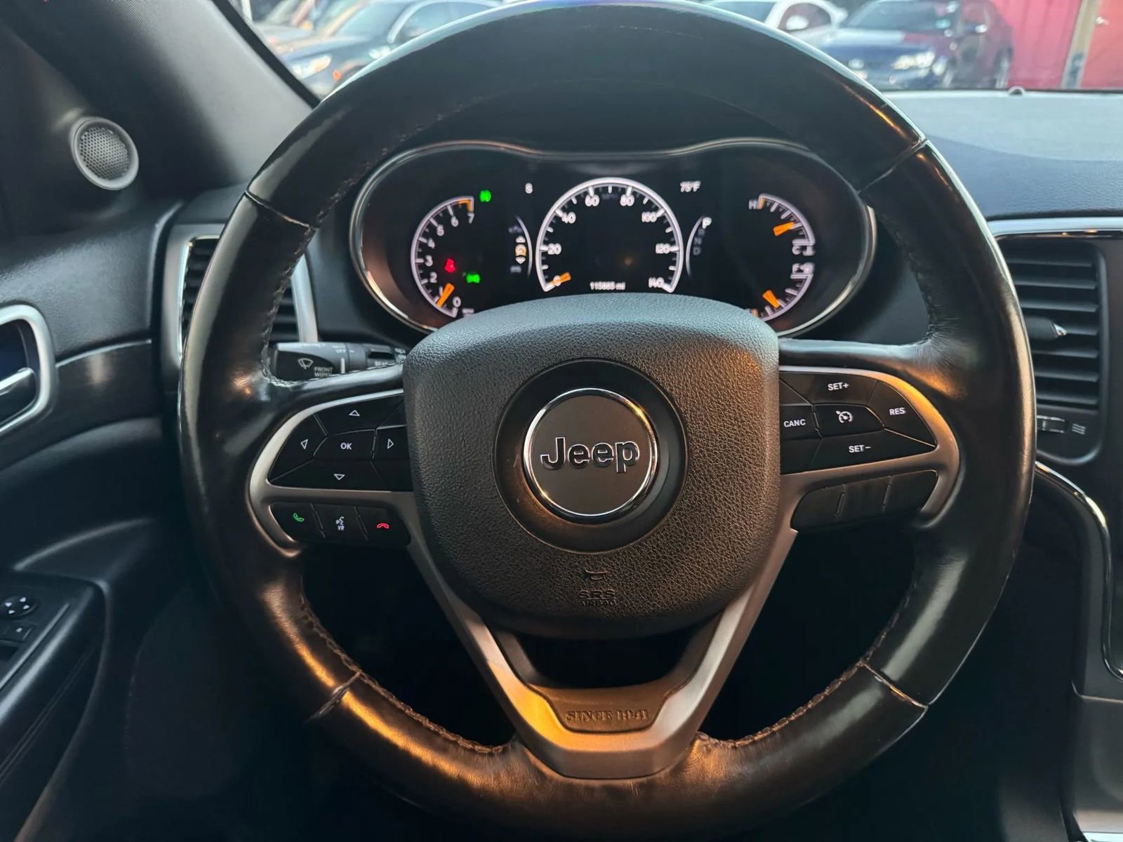 Used 2018 Jeep Grand Cherokee Altitude image 23