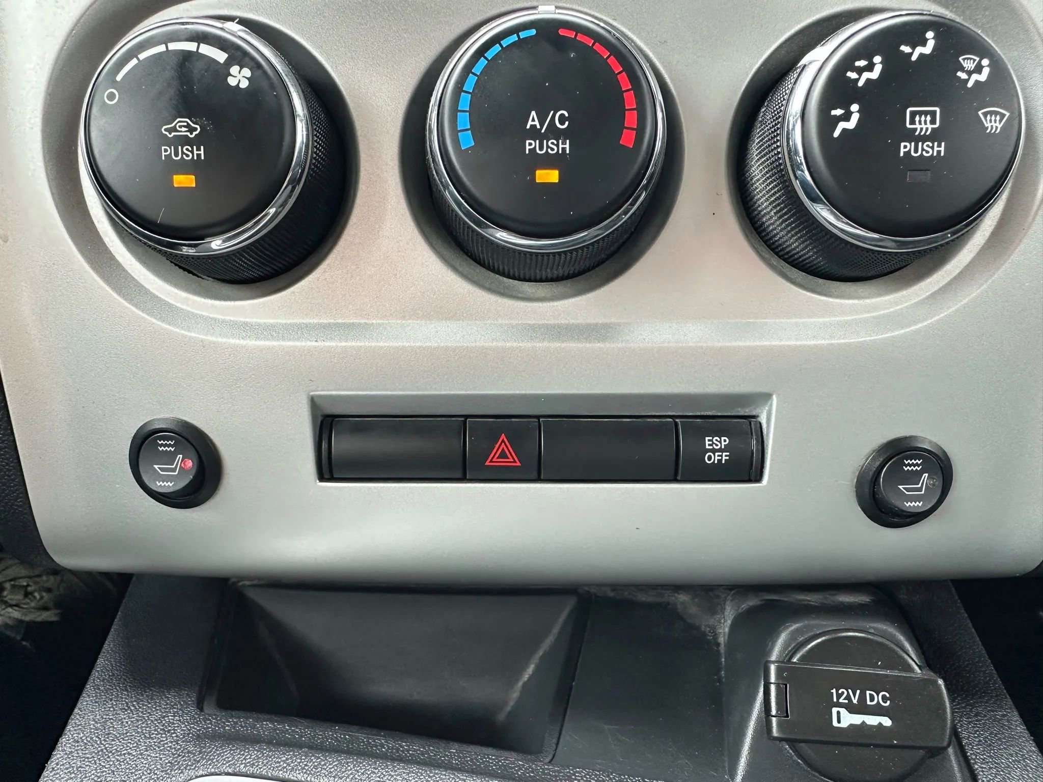 Used 2010 Dodge Challenger SE image 18