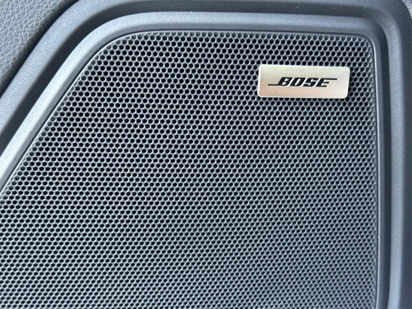 Used 2025 Porsche Macan image 21