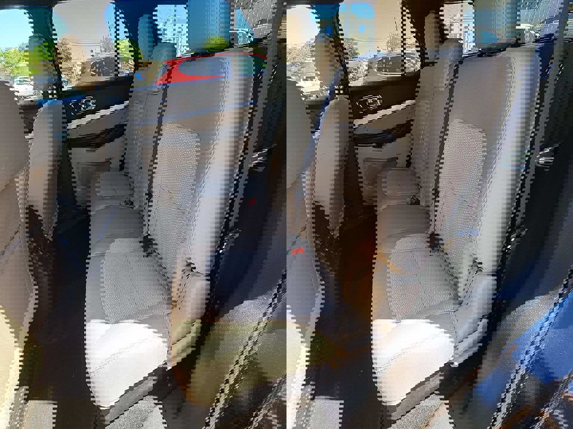 Used 2017 Ford Explorer XLT image 23