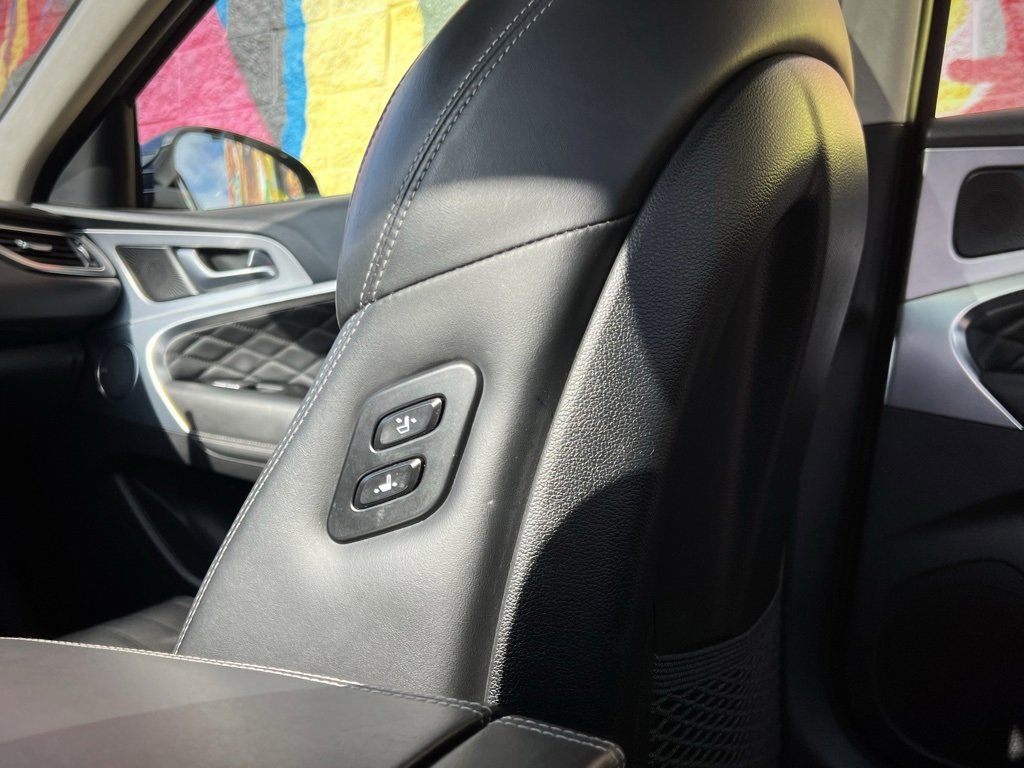 Used 2020 Genesis G70 3.3T w/ Prestige Package image 24