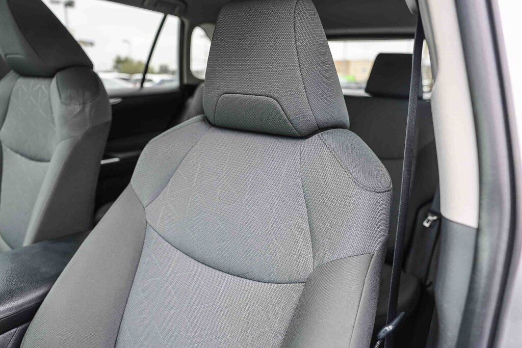 Certified 2025 Toyota RAV4 XLE FWD image 14