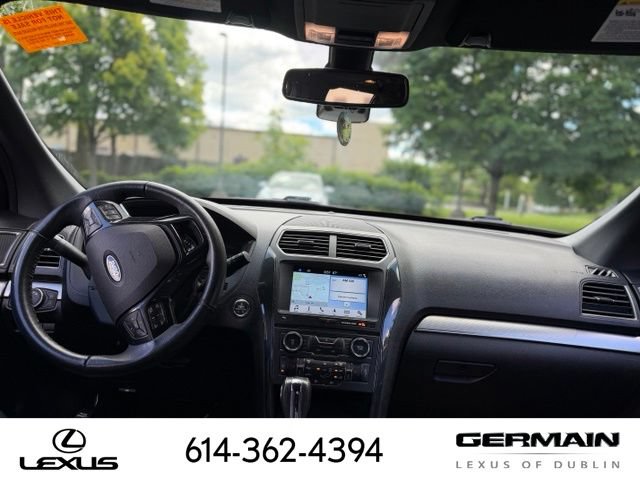 Used 2018 Ford Explorer XLT w/ Equipment Group 202A AWD/4WD image 16