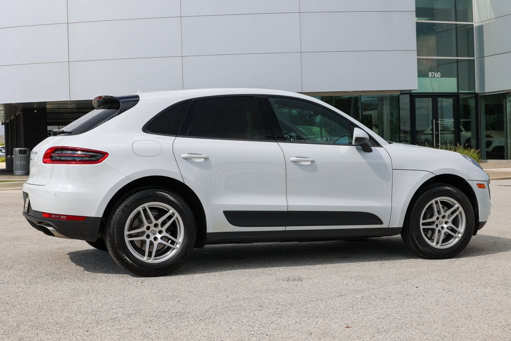 Certified 2017 Porsche Macan AWD/4WD image 15