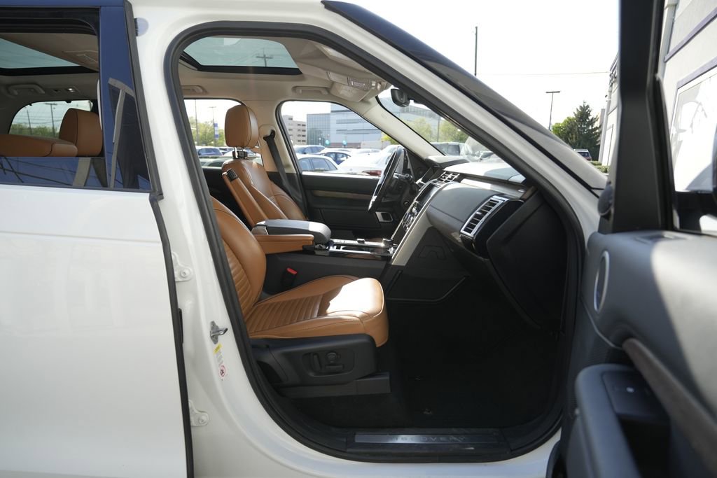 Used 2019 Land Rover Discovery HSE AWD/4WD image 33
