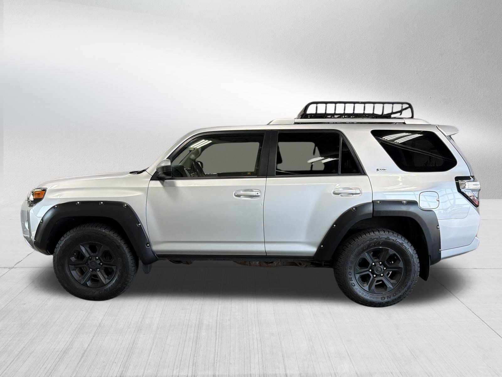 Used 2015 Toyota 4Runner SR5 AWD/4WD image 4