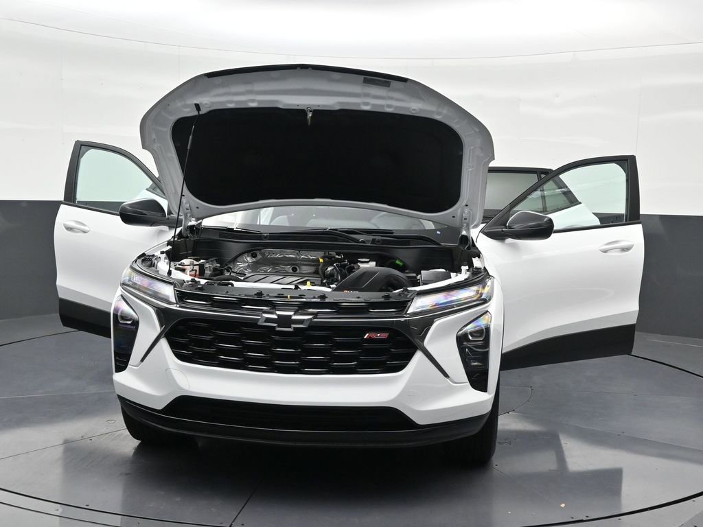 Used 2025 Chevrolet Trax RS w/ Driver Confidence Package image 41