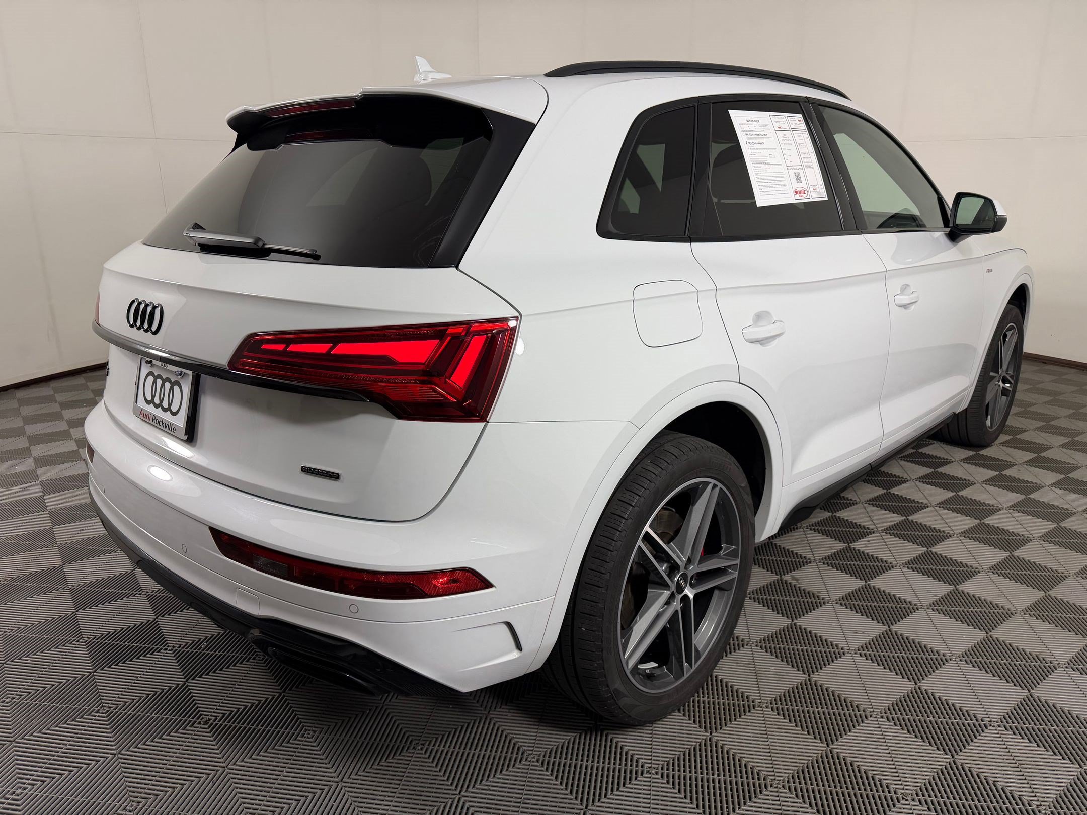 Certified 2024 Audi Q5 e Premium Plus AWD/4WD image 8