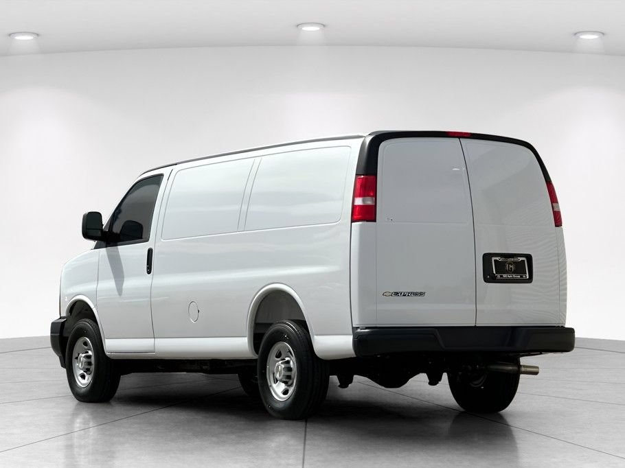 New 2026 Chevrolet Express 3500 w/ Driver Convenience Package RWD image 5