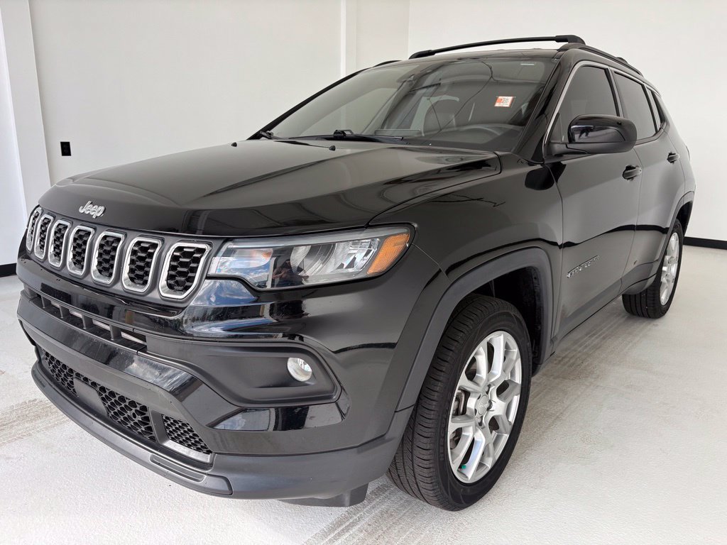 Used 2024 Jeep Compass Latitude AWD/4WD image 14