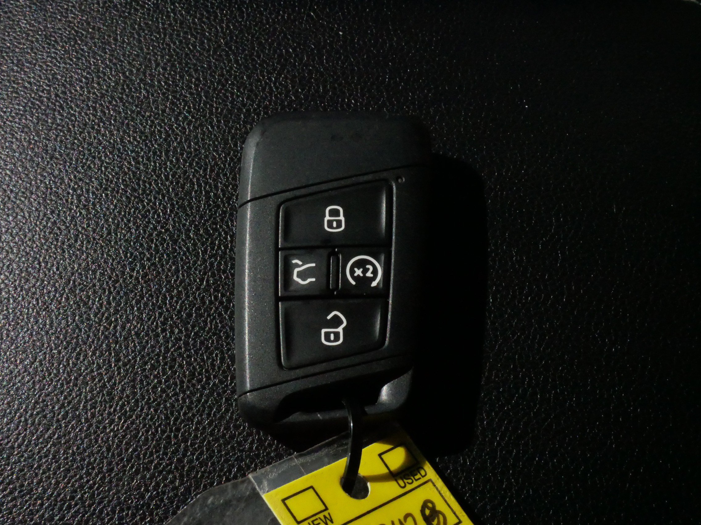 Used 2020 Volkswagen Atlas Cross Sport SEL AWD/4WD image 32