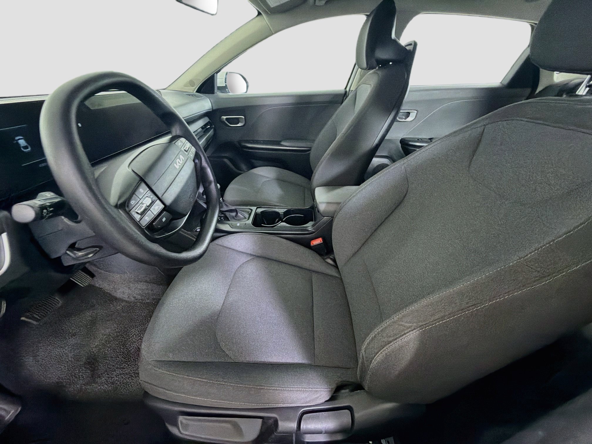 Used 2025 Kia K4 FWD image 13