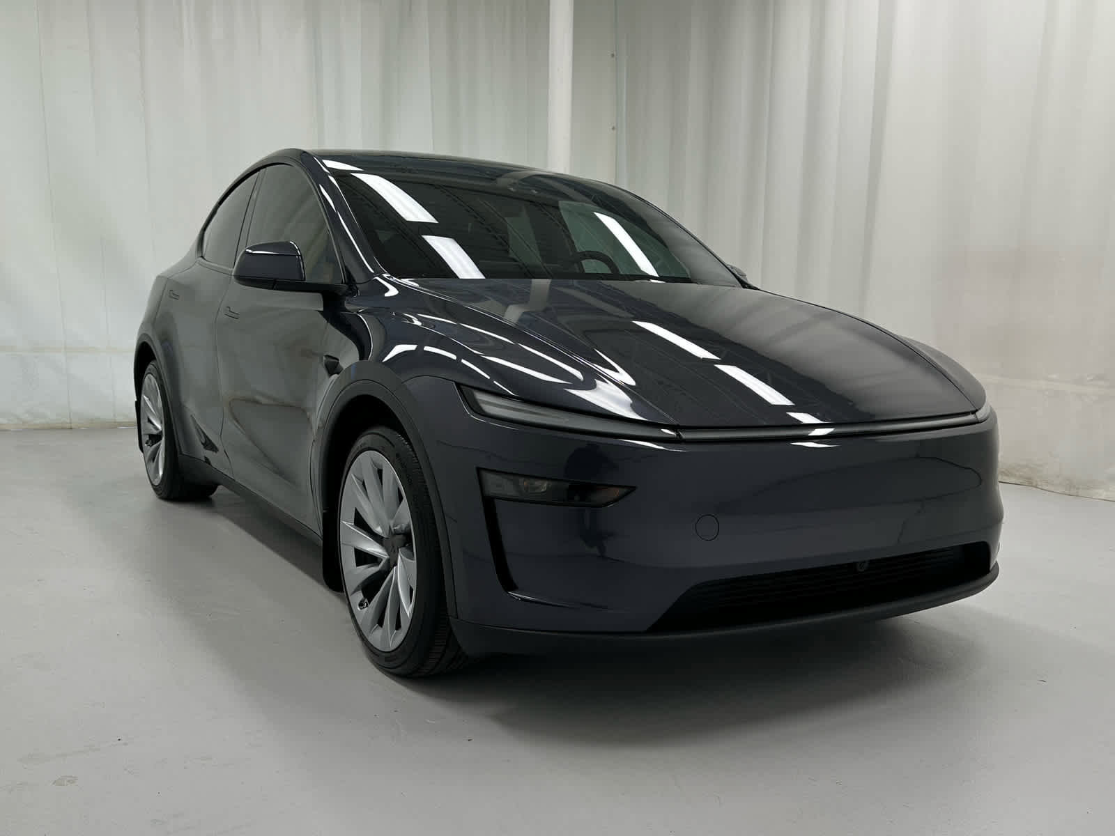 Used 2026 Tesla Model Y Long Range image 2