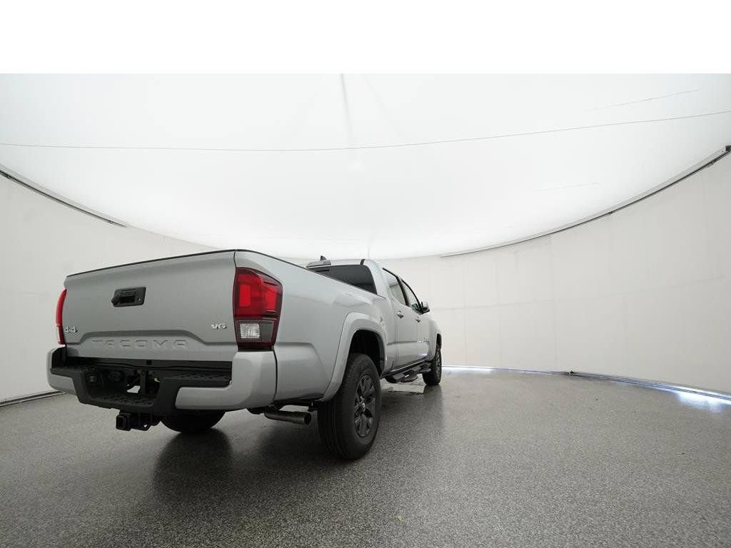 Used 2022 Toyota Tacoma SR5 w/ Technology Package AWD/4WD image 30