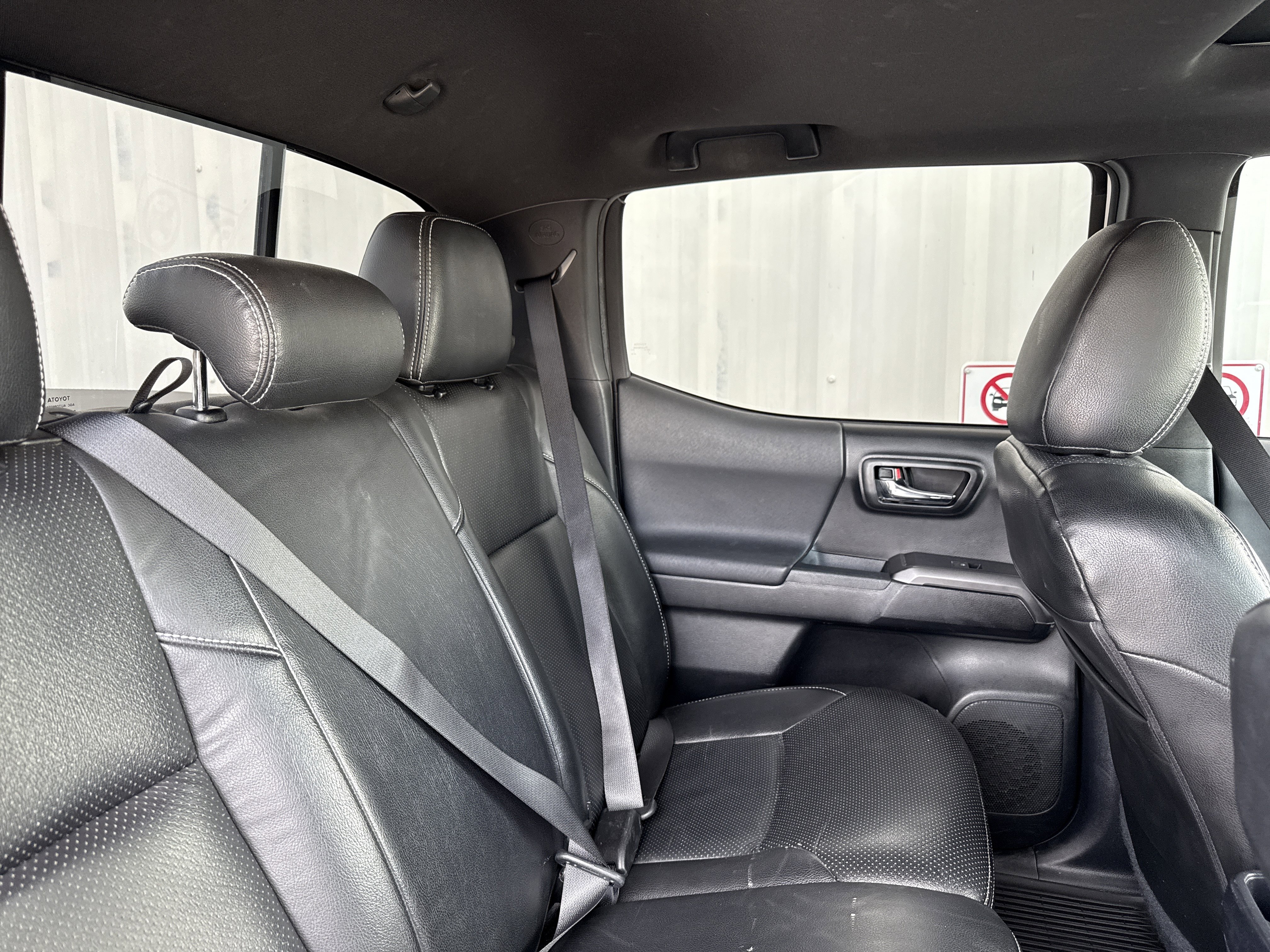 Used 2017 Toyota Tacoma TRD Sport w/ Premium & Technology Package image 39