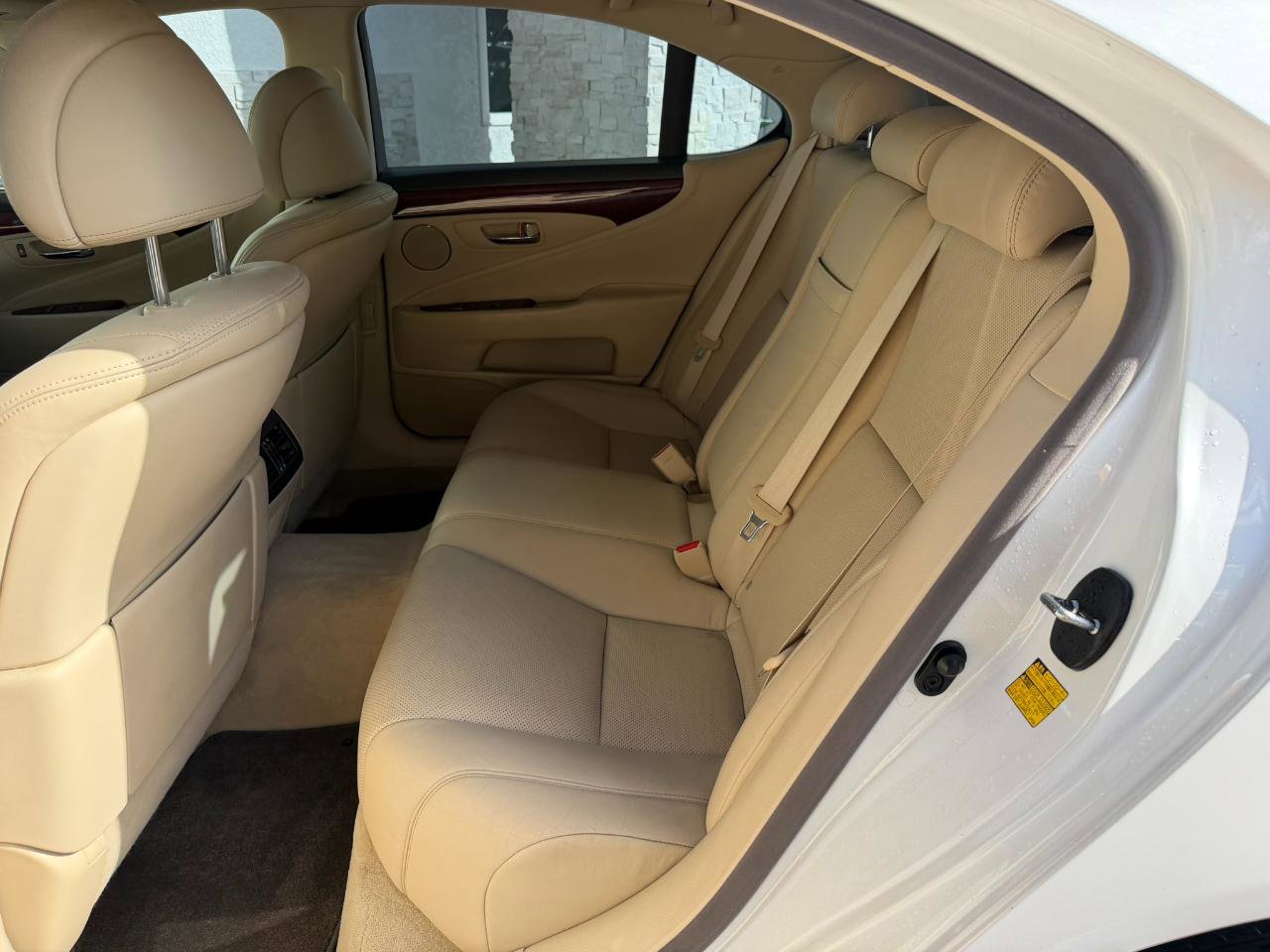 Used 2011 Lexus LS 460 AWD w/ Comfort Pkg image 41