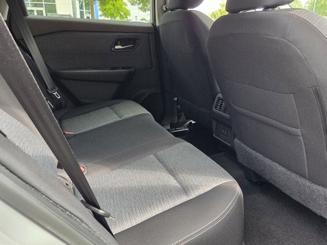 Used 2023 Nissan Rogue SV FWD image 13