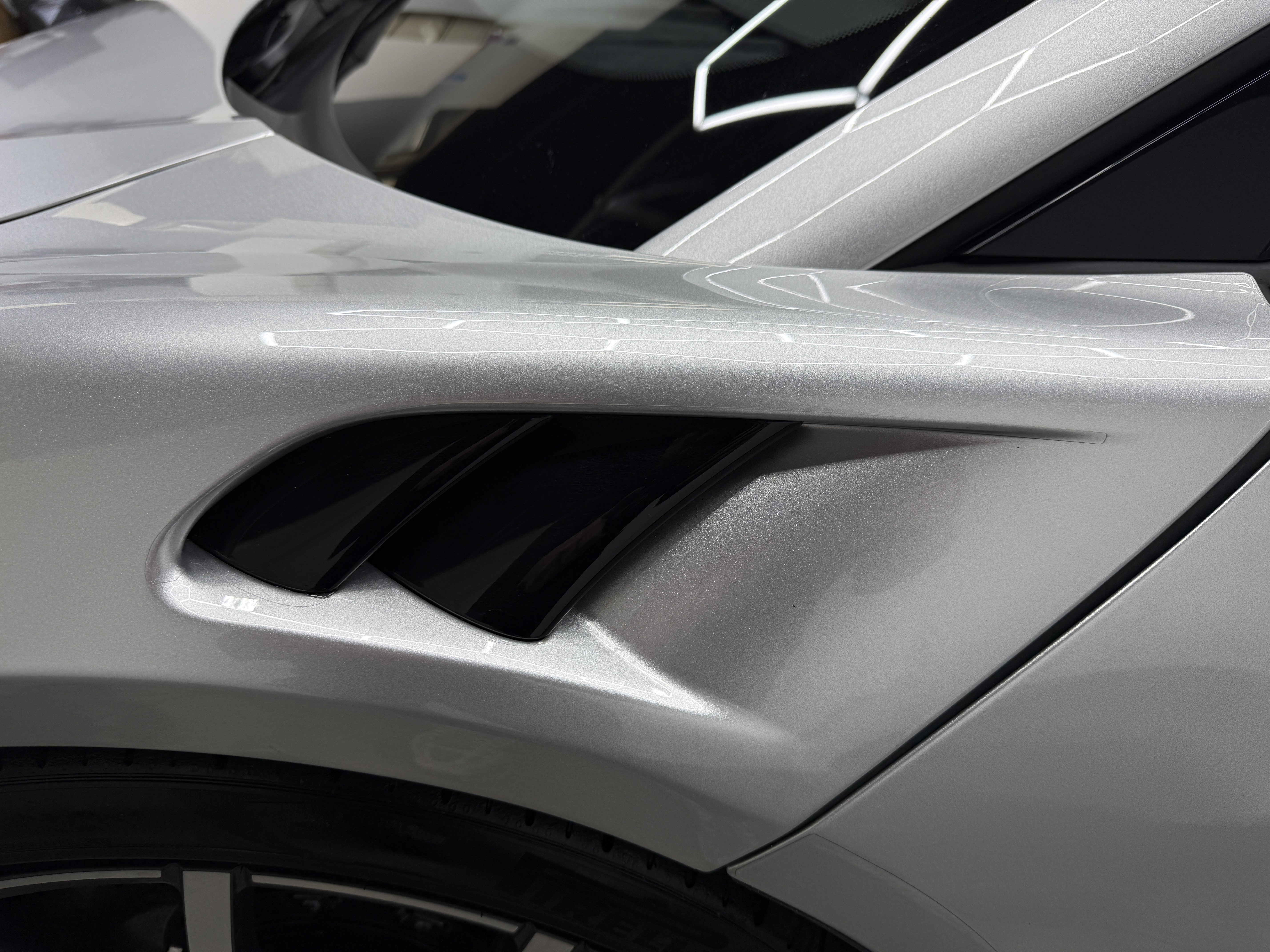Used 2023 McLaren Artura image 14