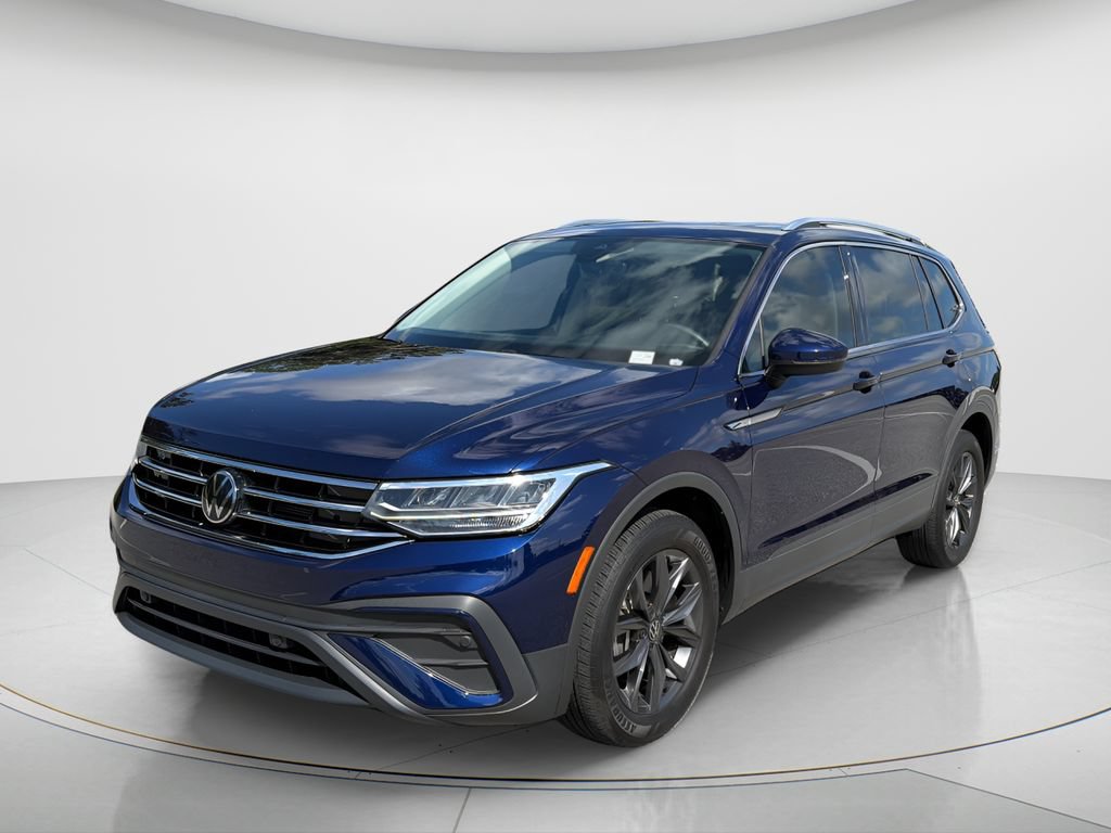 Used 2023 Volkswagen Tiguan SE FWD image 1