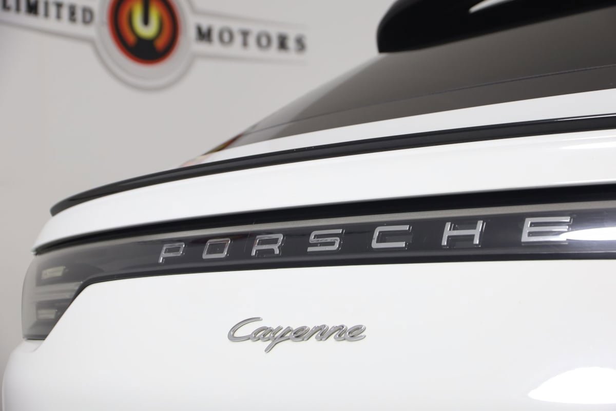 Used 2020 Porsche Cayenne AWD/4WD image 55