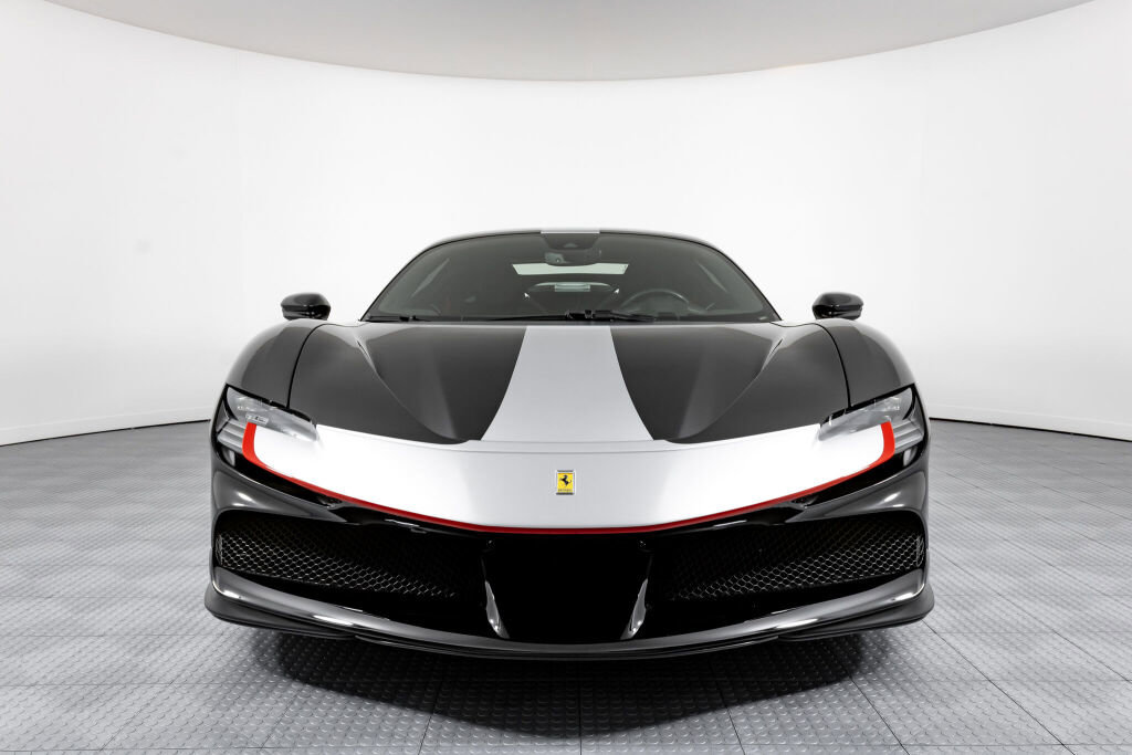 Used 2022 Ferrari SF90 Stradale image 8