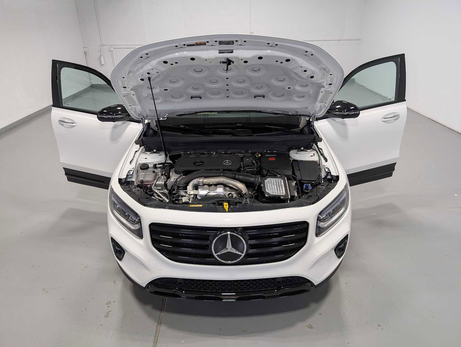 New 2026 Mercedes-Benz GLB 250 4MATIC image 11
