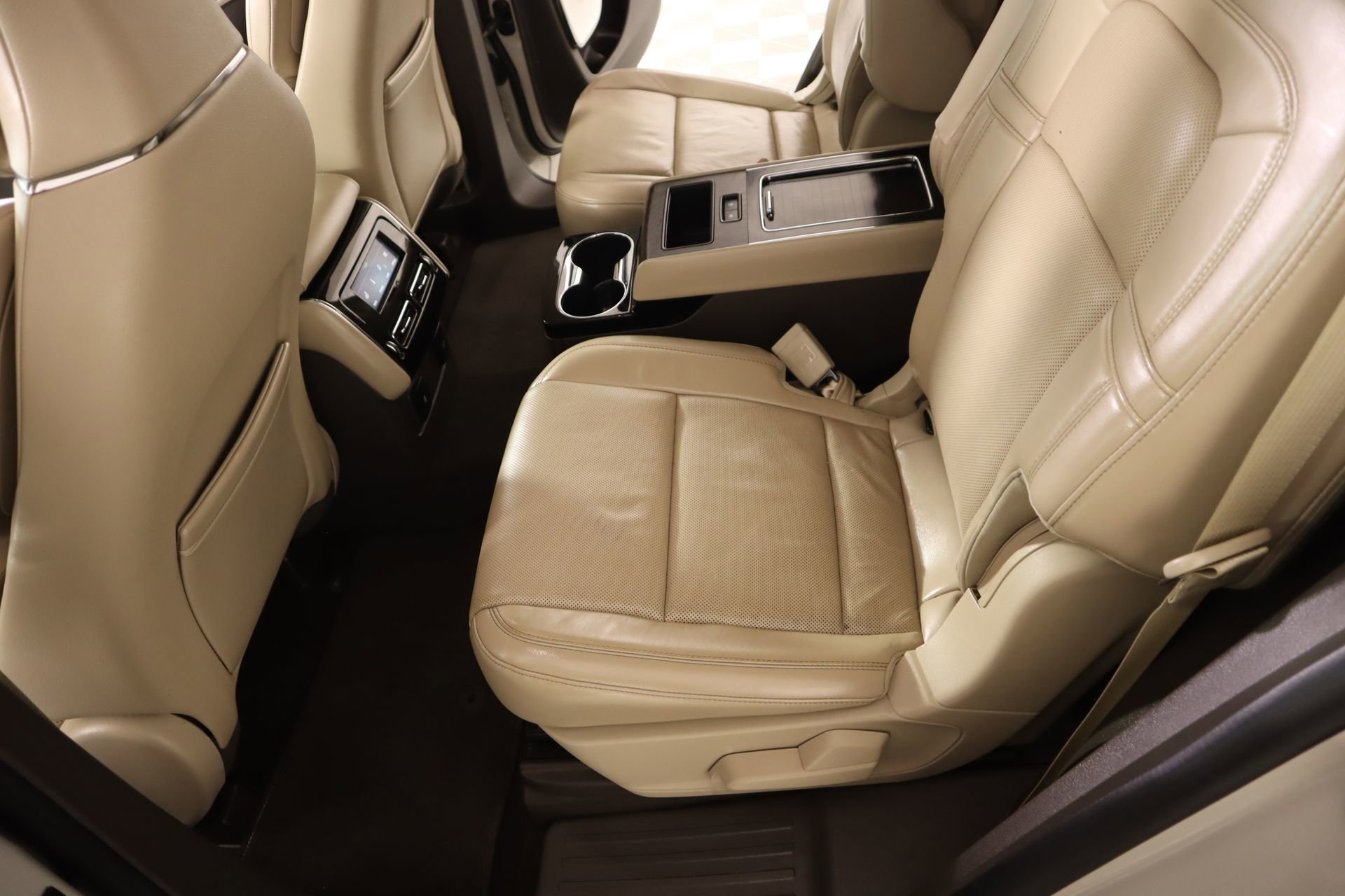 Used 2020 Lincoln Aviator Reserve w/ Equipment Group 202A image 12