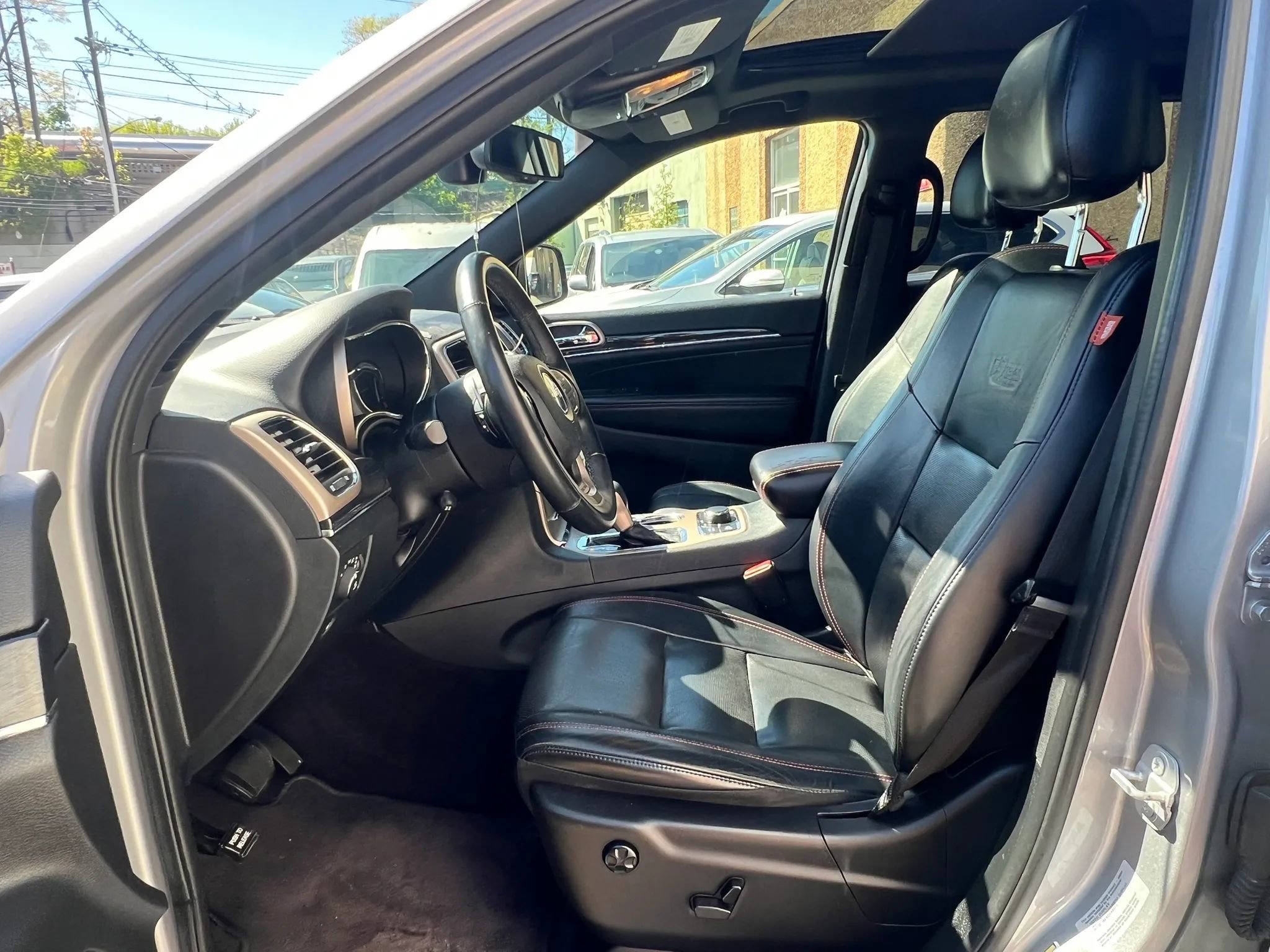 Used 2016 Jeep Grand Cherokee Limited 75th Anniversary AWD/4WD image 28