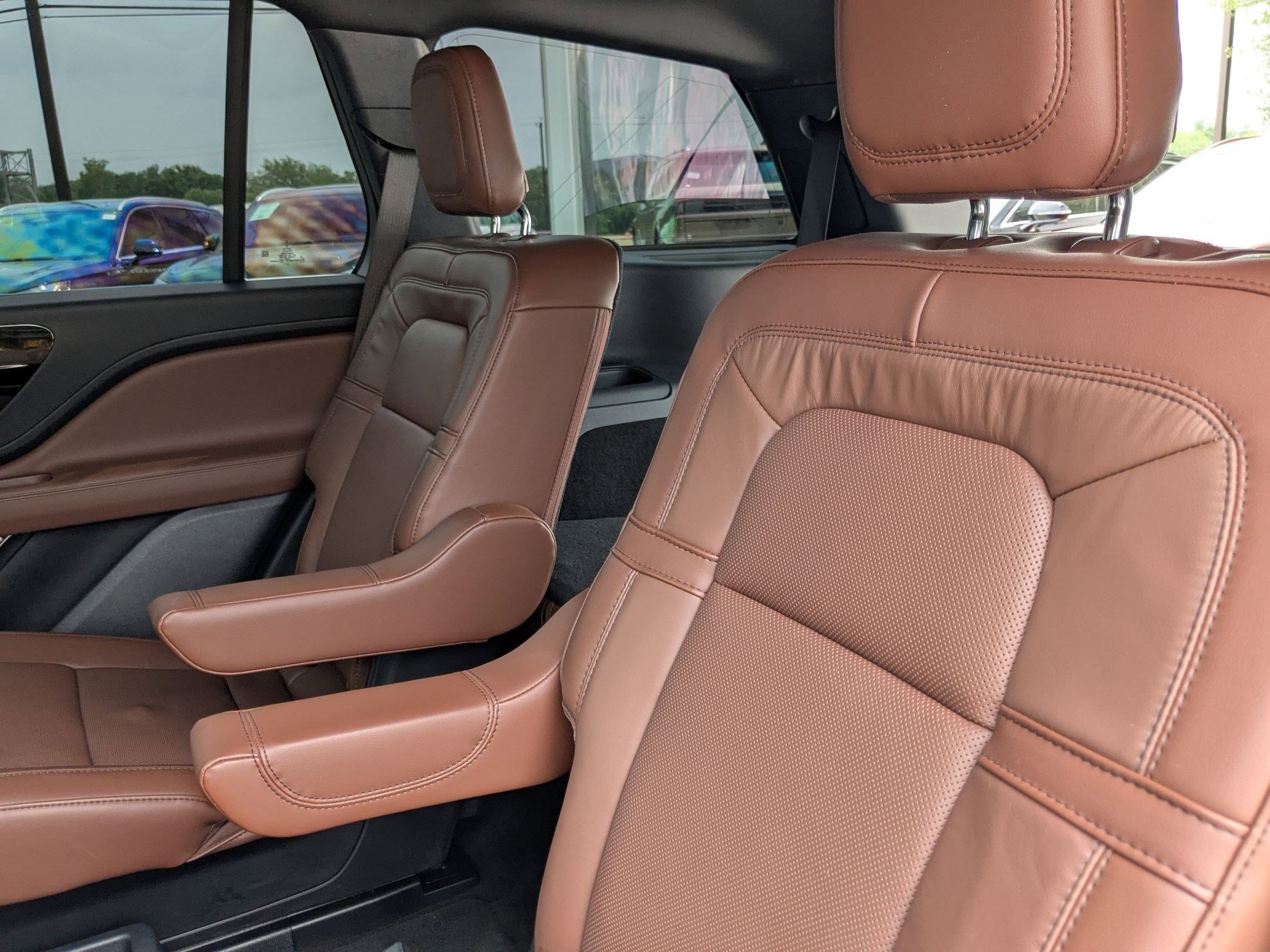 Used 2026 Lincoln Aviator Reserve w/ Luxury Package RWD image 21