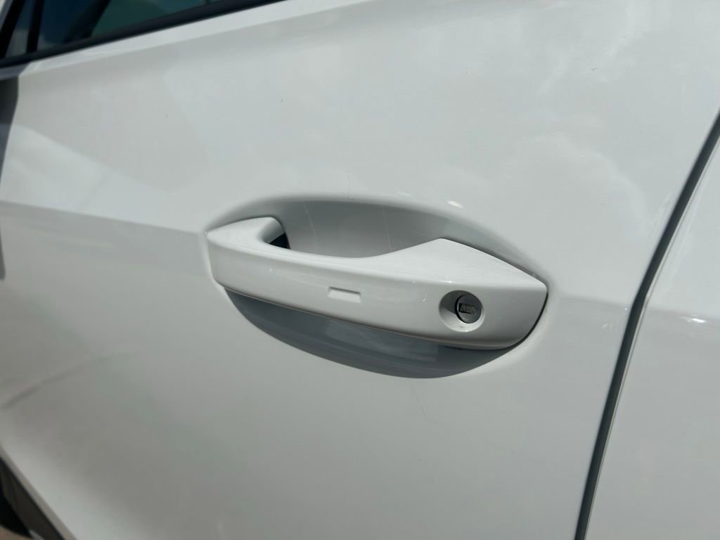 Used 2025 Volkswagen Tiguan S image 16