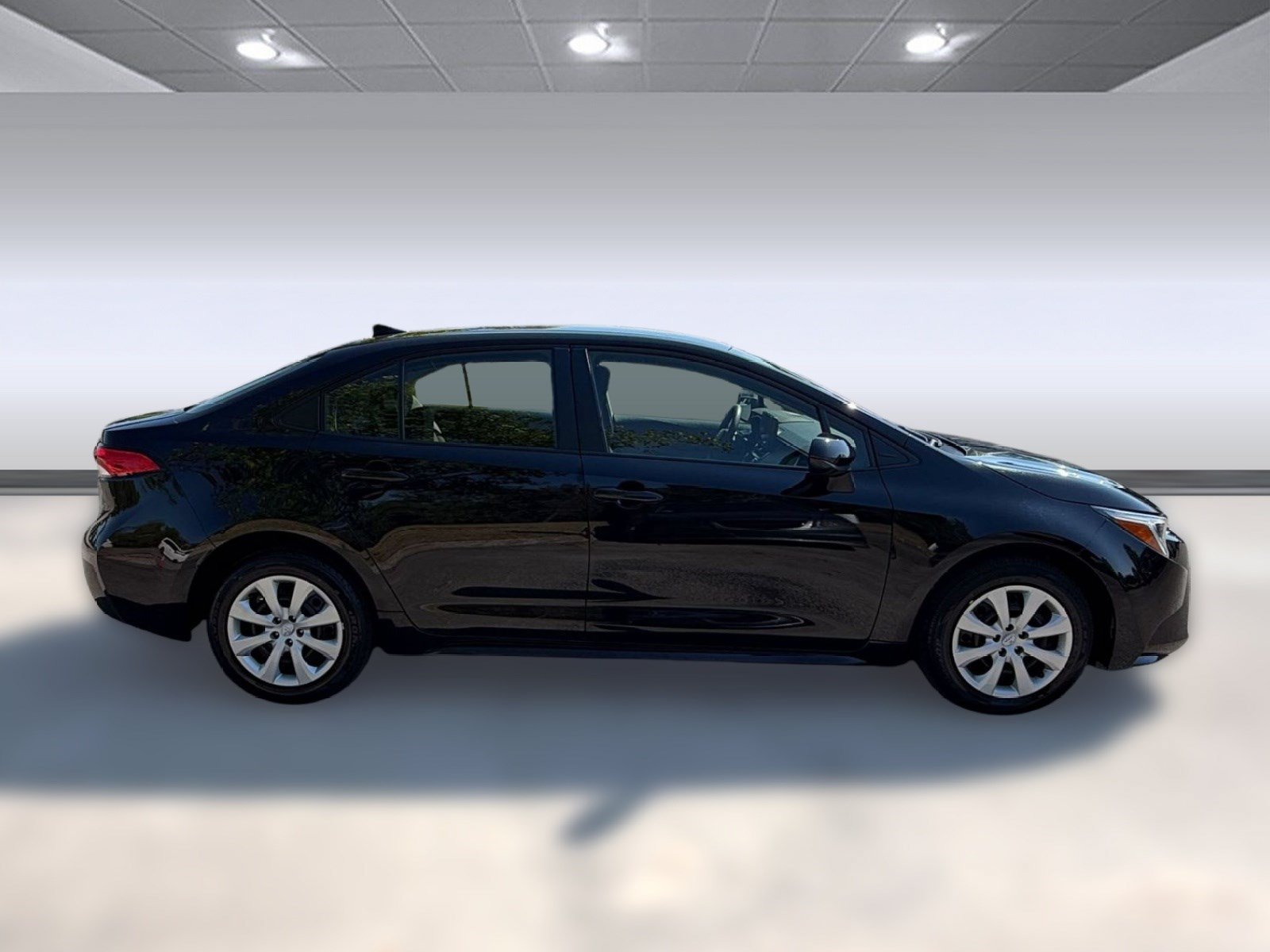 Used 2025 Toyota Corolla LE FWD image 8
