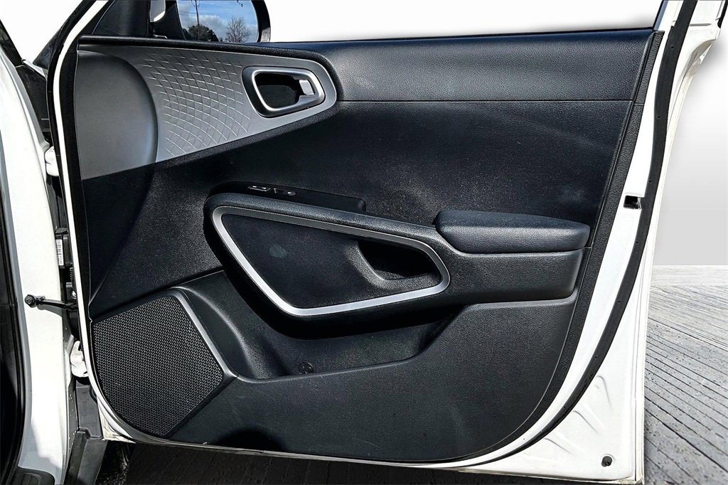 Certified 2024 Kia Soul LX w/ Option Group 015 image 19